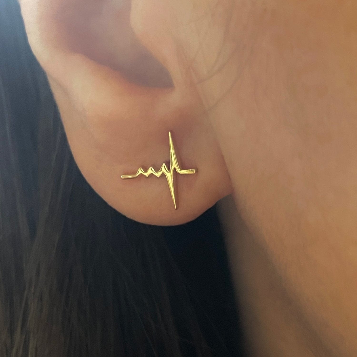 AMOUR PETIT HEARTBEAT STUD EARRINGS | Crafted-to-Order