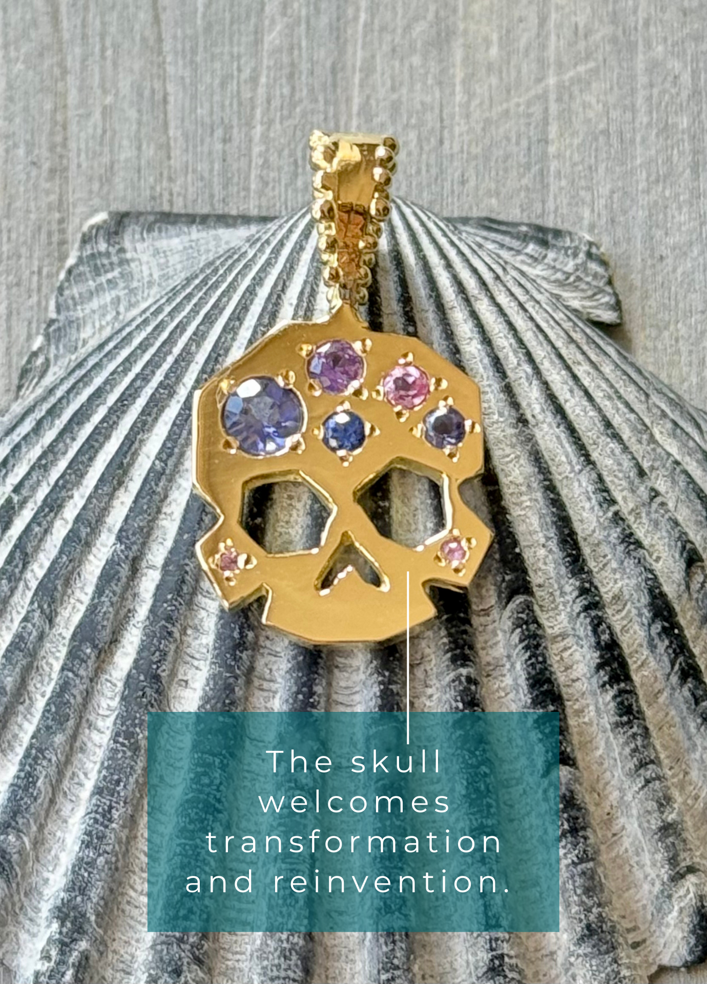 FACETTE EMERALD EYES SKULL CHARM | In-Stock