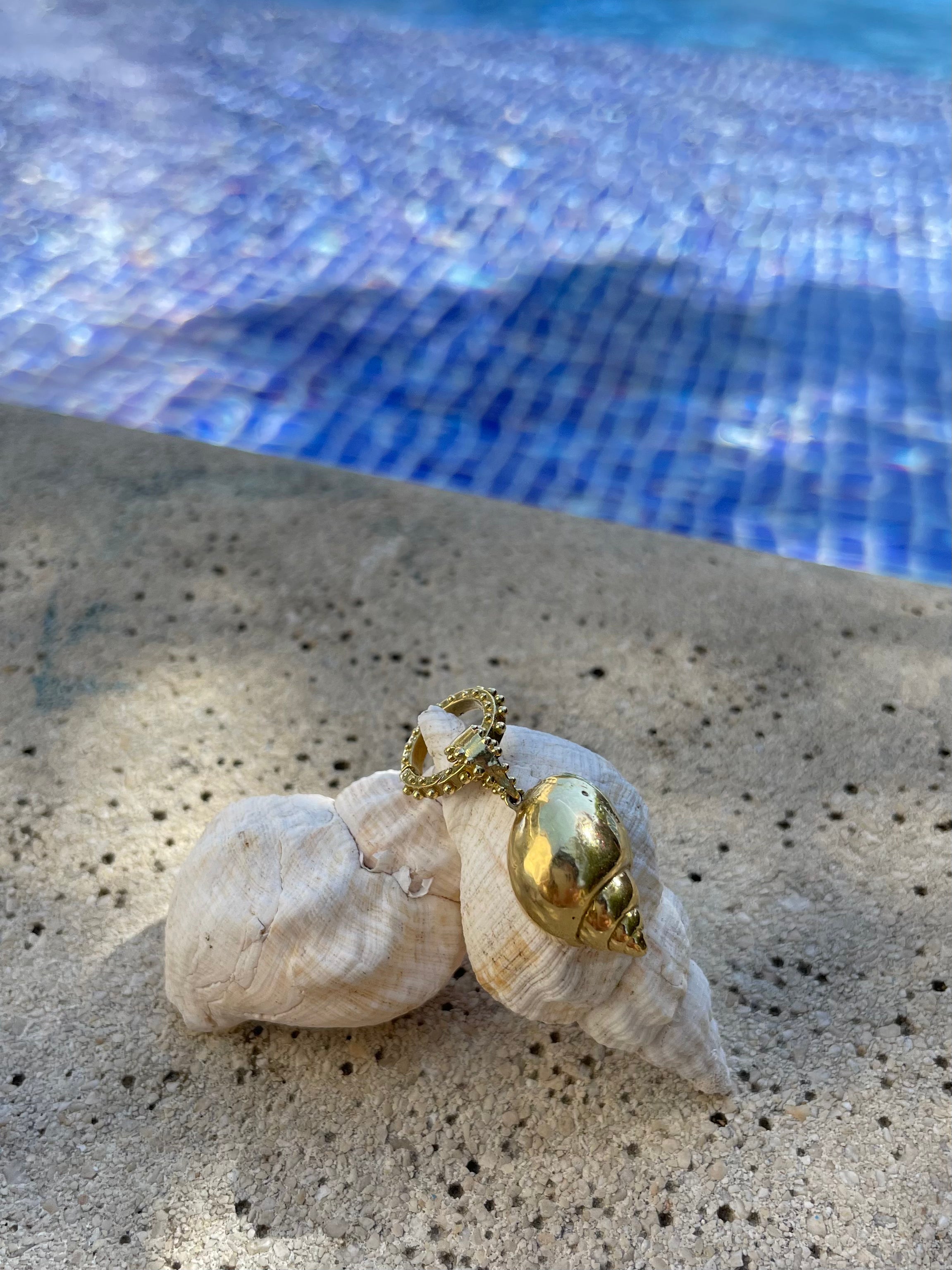 BOHEME SHELL CHARM in Stock