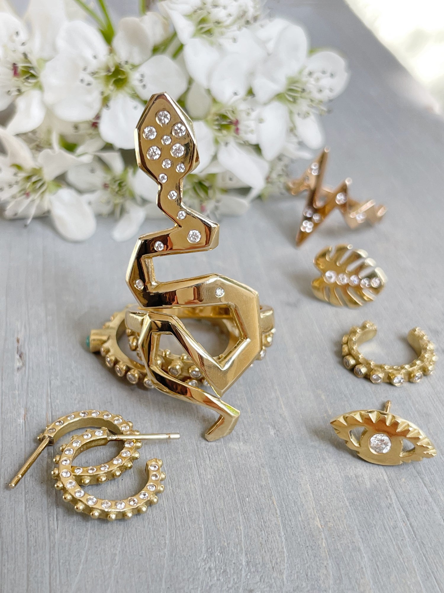 FACETTE SNAKE DIAMOND RING | Crafted-to-Order