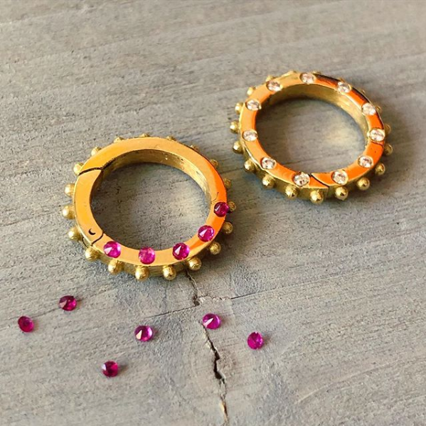 BOHEME SMALL RAINBOW CLICKER CHARM RING rts