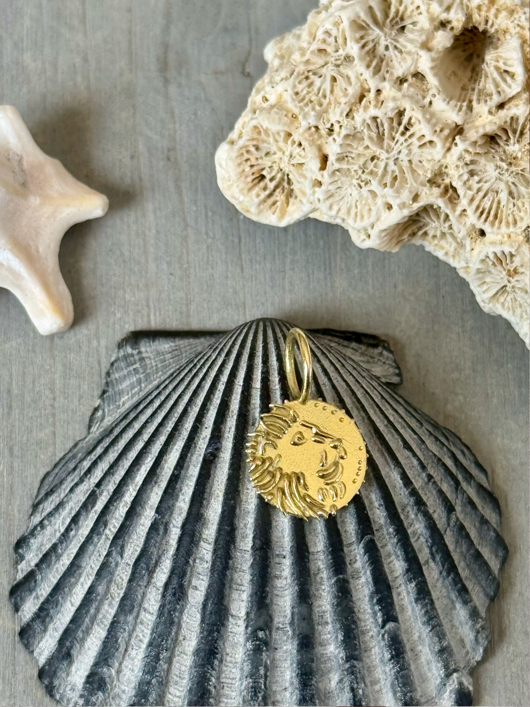 BOHEME BEBE LION GOLD CHARM | Crafted-to-Order