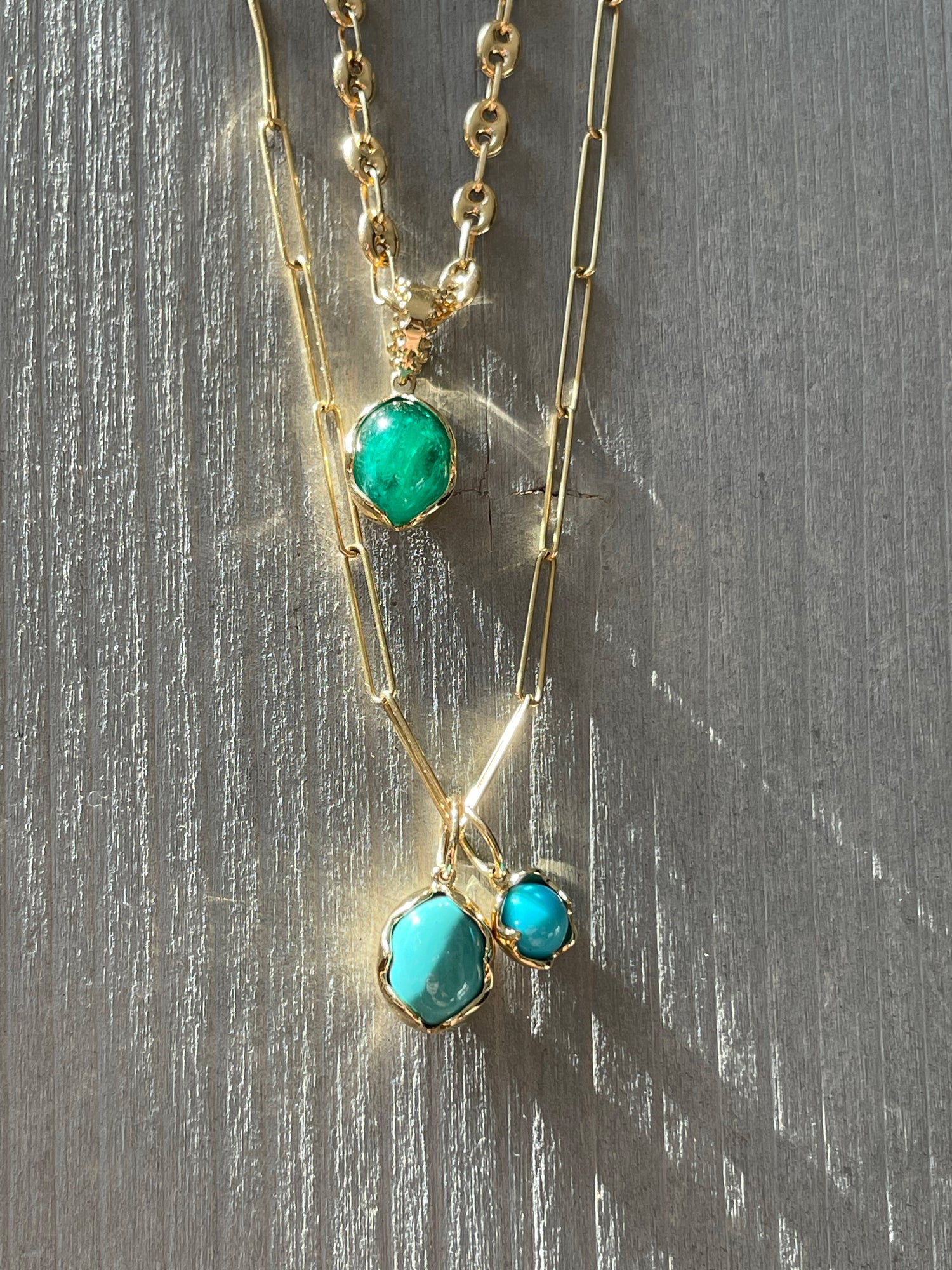 BOHEME EMERALD LOTUS CHARM