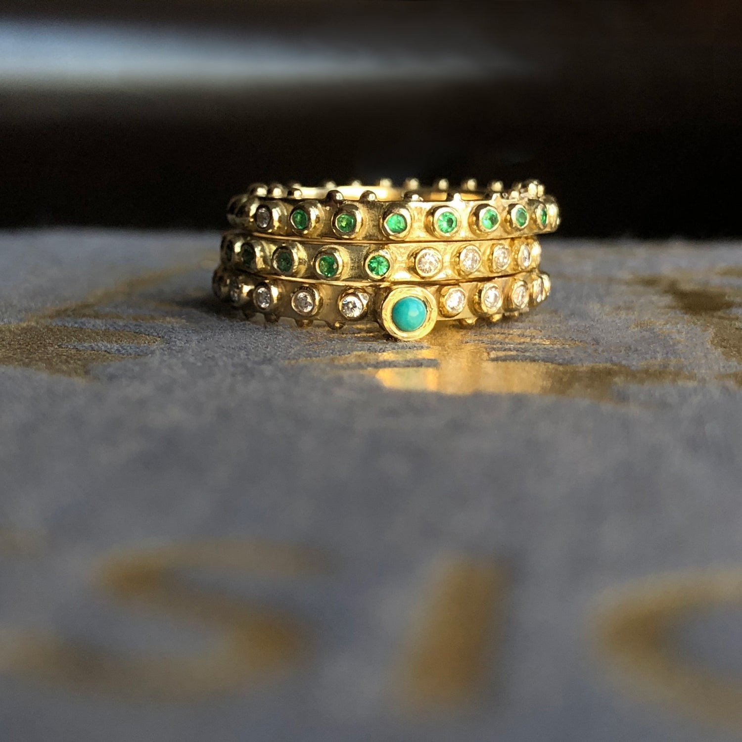 BOHEME HALF-ETERNITY EMERALD RING