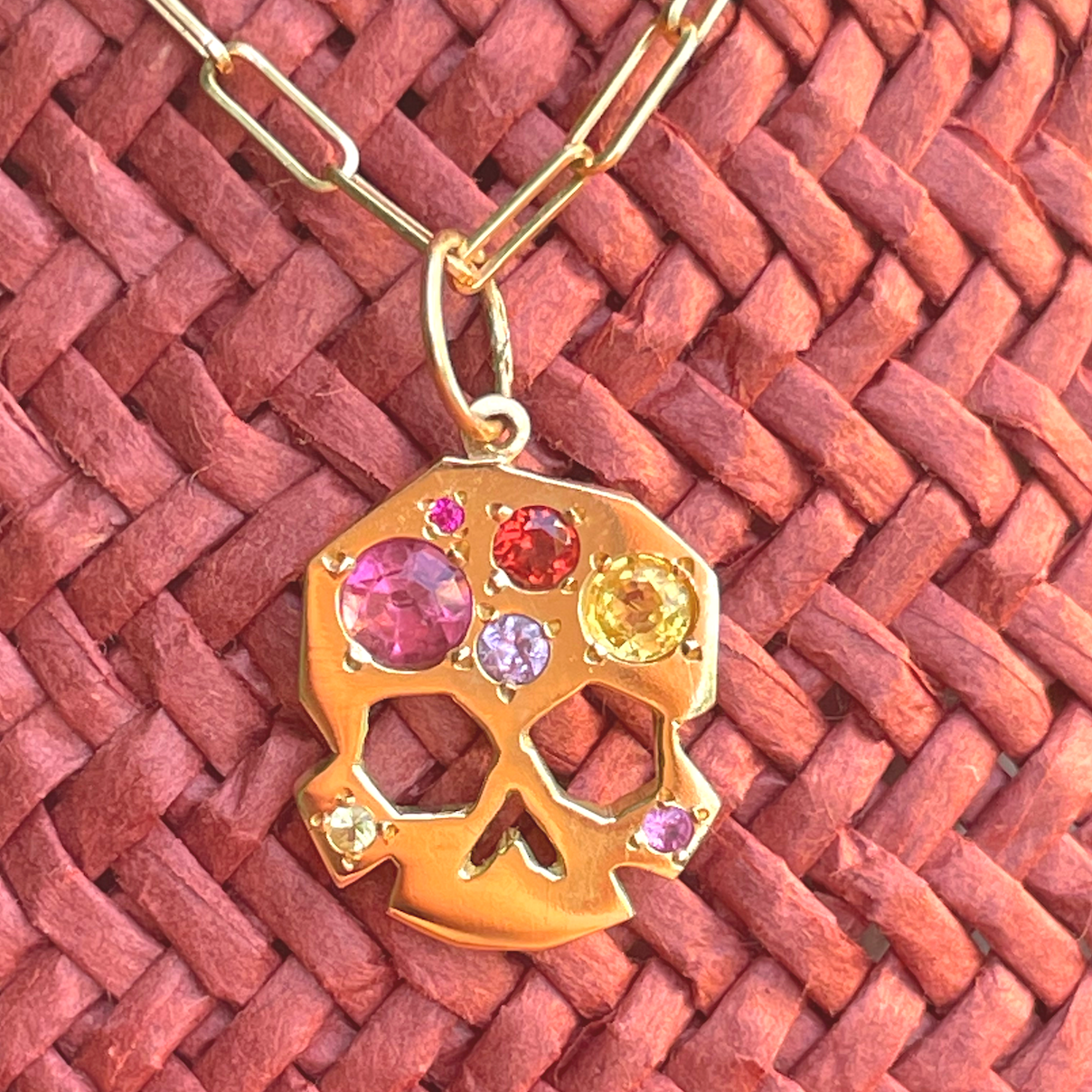 FACETTE GEMMY SKULL CHARM 18KY rts